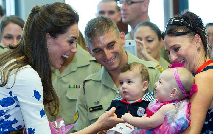Kate et William ont rencontré les familles de la base aérienne