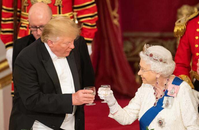 Elizabeth II et Donald Trump au banquet d'Etat organisé à Buckingham Palace, lundi 3 juin