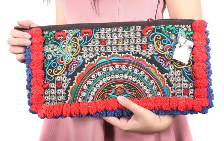 Pochette Thai Hndbags sur Etsy : 17,29€