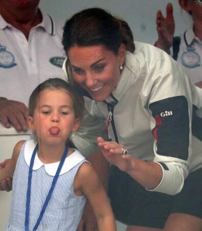 Charlotte de Cambridge : la fille de Kate Middleton prise en flagrant délit de grimaces