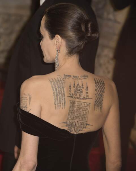 Angelina Jolie et ses tatouages aux BAFTA Film Awards 2018 à Londres, le 18 février