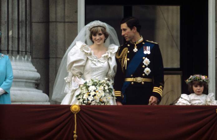 Le prince Charles et Lady Di à Buckingham Palace le jour de leur mariage, le 29 juillet 1981