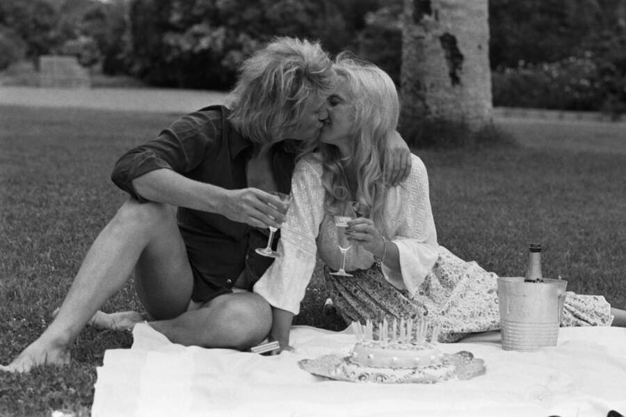 1973 : Sylvie Vartan célèbre son 29ème anniversaire