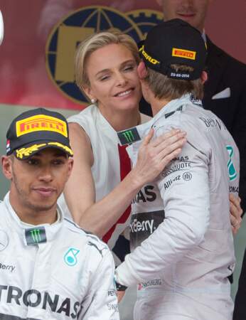 Le vainqueur, Nico Rosberg, a même droit à un gros bisou !