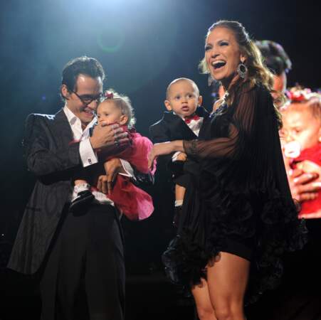 Emme et Max avec leurs parents Marc Anthony et Jennifer Lopez en 2009