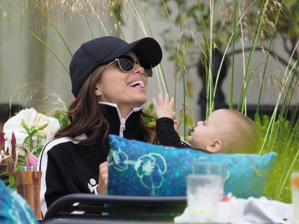 Eva Longoria maman poule : moment complice avec son fils à Cannes 