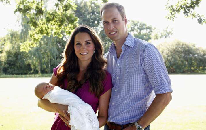 En août, seconde photo de famille officielle prise dans le jardin des Middleton