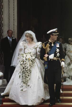 Robes de mariée de stars : Lady Diana et le prince Charles en 1981. Vous avez dit bouffant ?