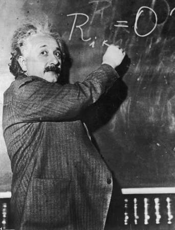 8. Albert Einstein : 10 millions de dollars