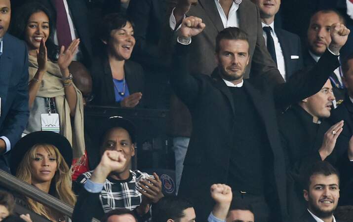 C’est les poings levés que David Beckham félicite ses anciens co-équipiers