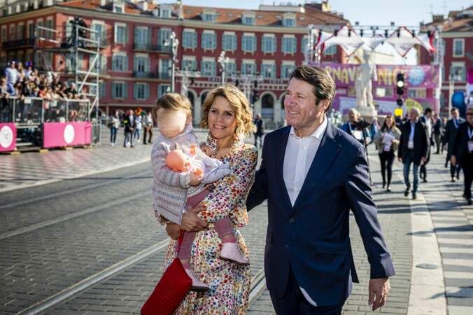 Christian Estrosi, Laura Tenoudji et leur fille Bianca au Carnaval de Nice