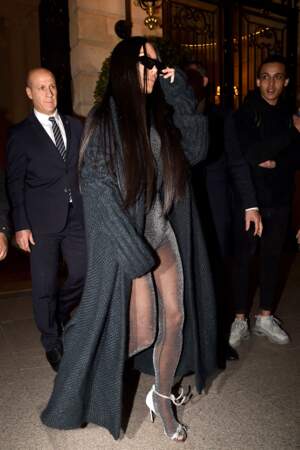 Kim Kardashian à Paris ce lundi 25 mars 