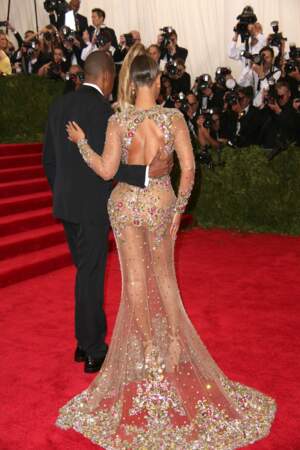 Beyoncé de dos avec monsieur son mari, Jay-Z