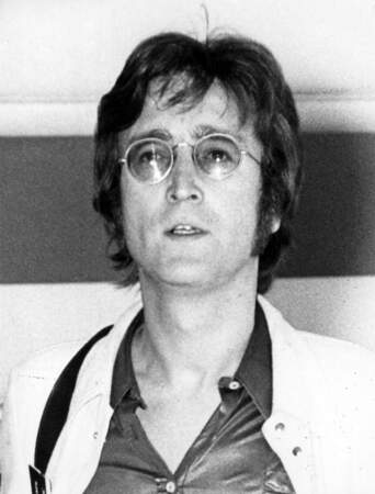 7. John Lennon : 12 millions de dollars