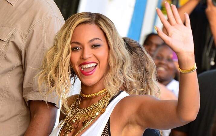"Salut moi c'est Beyoncé, et je vous emmène sur le tournage de mon clip XO !"