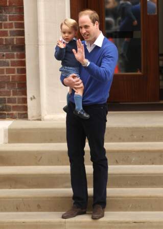Anniversaire du Prince George - À presque 2 ans, George maîtrise parfaitement le royal "coucou de la main"