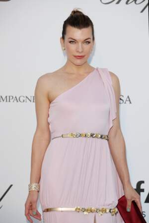 Gala de l'amfAR à Cannes : Milla Jovovich