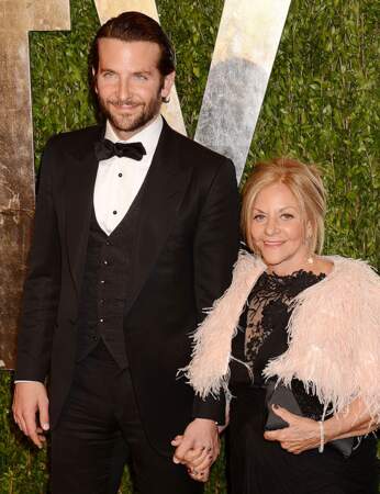Bradley Cooper avec sa mère (et colocataire) Gloria