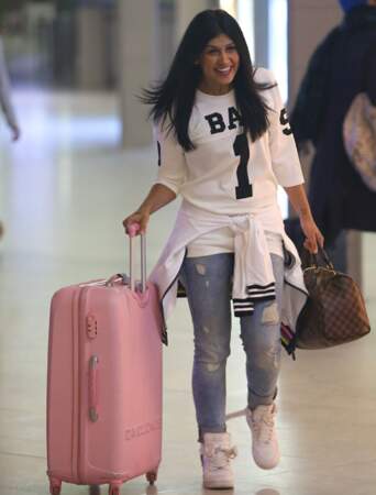 Jessica et sa jolie valise toute rose