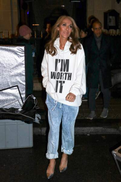 Céline Dion arrive sur le tournage d'une publicité l'Oréal Paris au Plaza Athénée le 30 janvier 2019