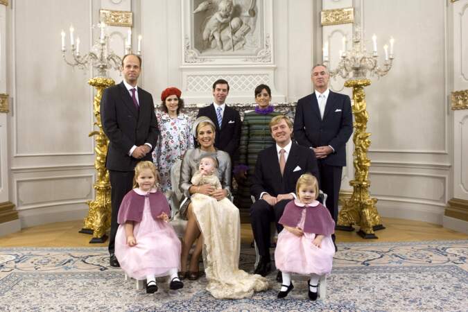 Inés Zorreguieta avec la famille royale des pays-Bas le jour du baptême de la princesse Ariane en octobre 2017