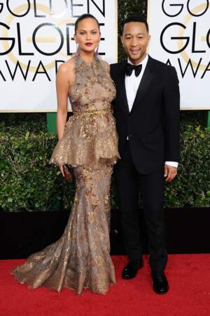 Golden Globes 2017 : Chrissy Teigen en Marchesa et John Legend en Gucci