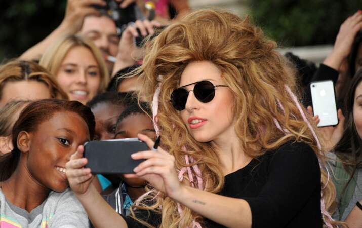 Lady Gaga (avec ses cheveux)