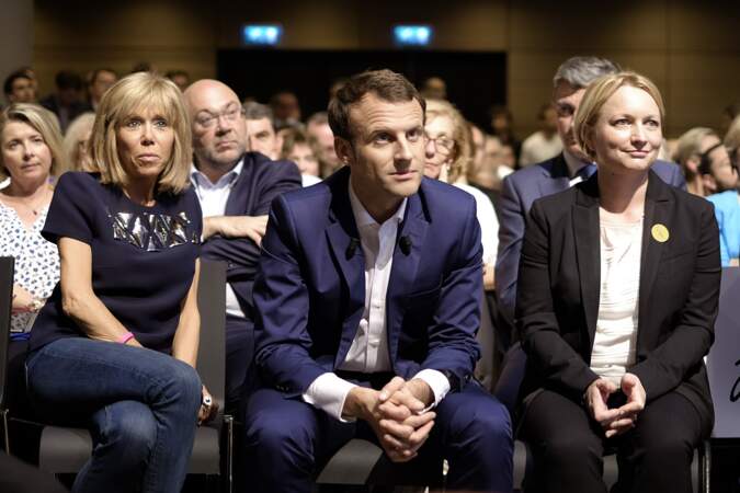 Le look de Brigitte Macron - 12 juillet 2016 : lors d'un meeting d'En Marche à la maison de la mutualité à Paris