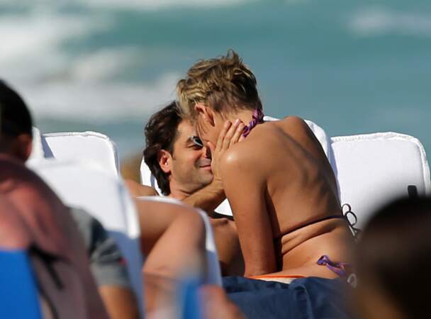 C'est l'amour à la plage : Sharon Stone et son petit ami