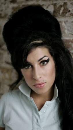 23 juillet 2011 : Amy Winehouse meurt à 27 ans d'un abus d'alcool après une longue période d'abstinence 