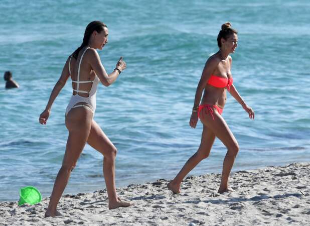 Les sœurs de Gigi et Bella Hadid en maillot de bain : Alana et Marielle Hadid à Miami
