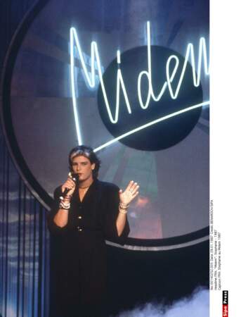 16. Au Midem en 1987, Stéphanie de Monaco est une star de la chanson