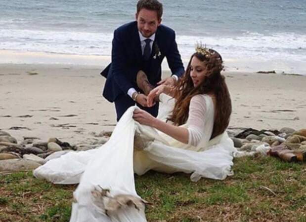 Mariage de Troian Bellisario : les mariés en mode photos à la mer