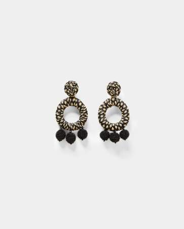 Boucles d'oreilles anneaux en raphia, Zara, 12,95 euros