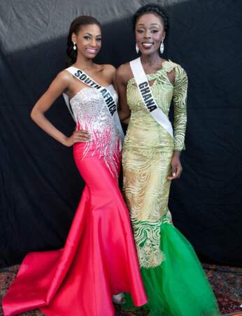 Miss Ghana (à droite) accompagnée de Miss Afrique du Sud