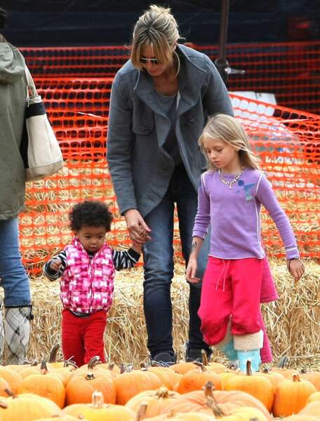 Heidi Klum et les enfants au Mr Bones pumpkin patch, en 2010