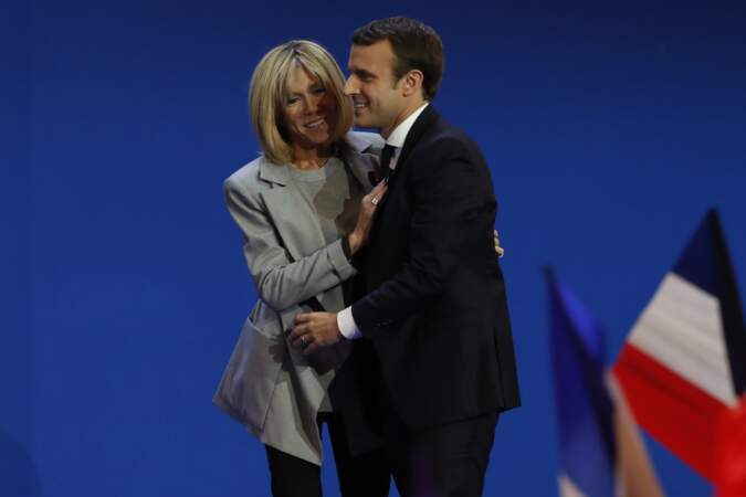 Emmanuel Macron vainqueur du 1er tour de la présidentielle : Ils se prennent dans les bras