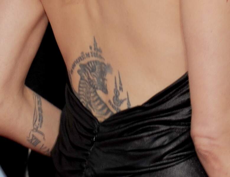 Les plus beaux tatouages sur le dos : Angelina Jolie