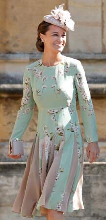 Pippa Middleton et sa robe à quilles imprimé florale très estivale 
