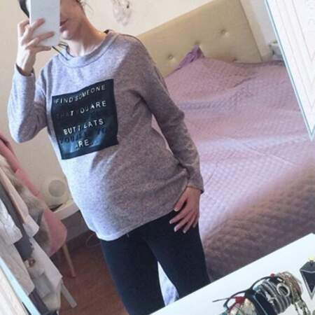 Julia Paredes enceinte : son impressionnant baby bump posté le 10 janvier sur Instagram