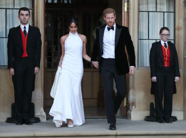 Costume élégant pour le prince et robe Stella McCartney pour la mariée