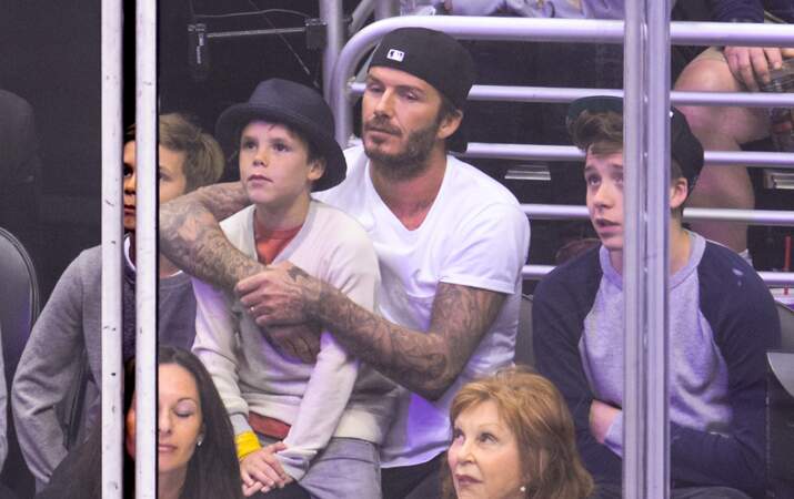 David Beckham entouré de ses trois fils <3