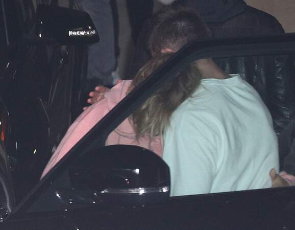 Justin Bieber en larmes en allant prier pour Selena Gomez dans une chapelle de Los Angeles, le 10 octobre
