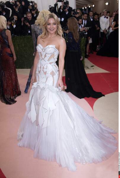Ratés du Met Gala 2016: jolie robe... de mariée, Kate Hudson