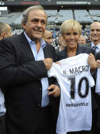 Brigitte Macron a même eu le droit à son maillot de foot