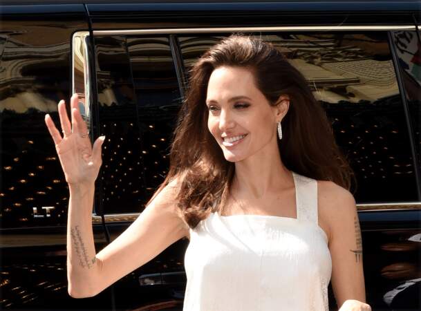 Angelina Jolie arrive au Festival international du Film de Toronto pour présenter The Breadwinner