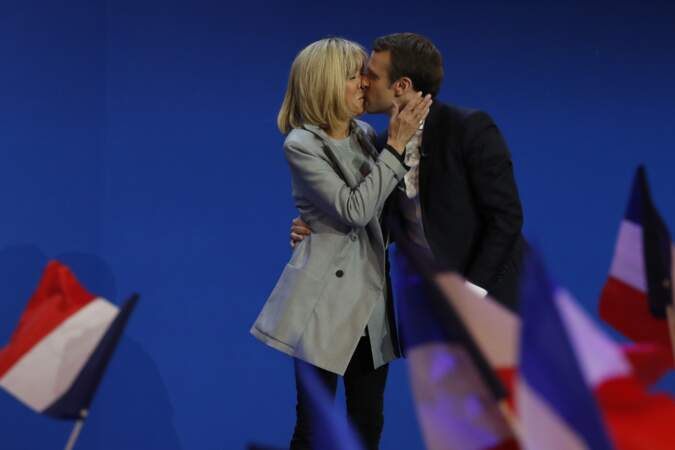 Le look de Brigitte Macron - 23 avril 2017 : au soir du premier tour de l'élection présidentielle
