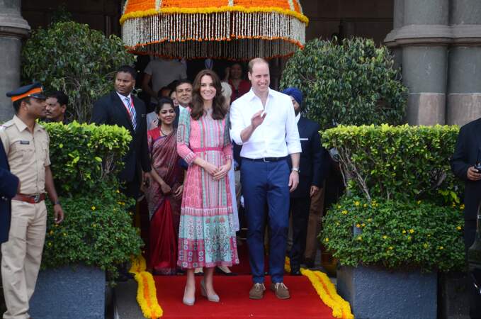 Première séparation des enfants pour Kate Middleton et William, partis en visite officielle en Inde et au Bhoutan