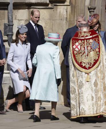 Kate Middleton était aux petits soins pour la reine Elizabeth II