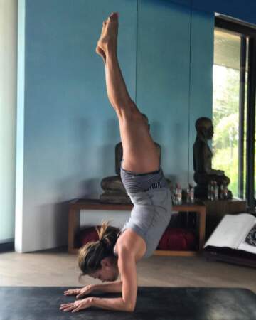 Toutes fans de yoga, version sexy - Eva Longoria face au sol